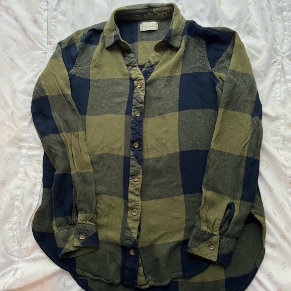 Altar'd State Tops - Altar’d State lightweight flannel